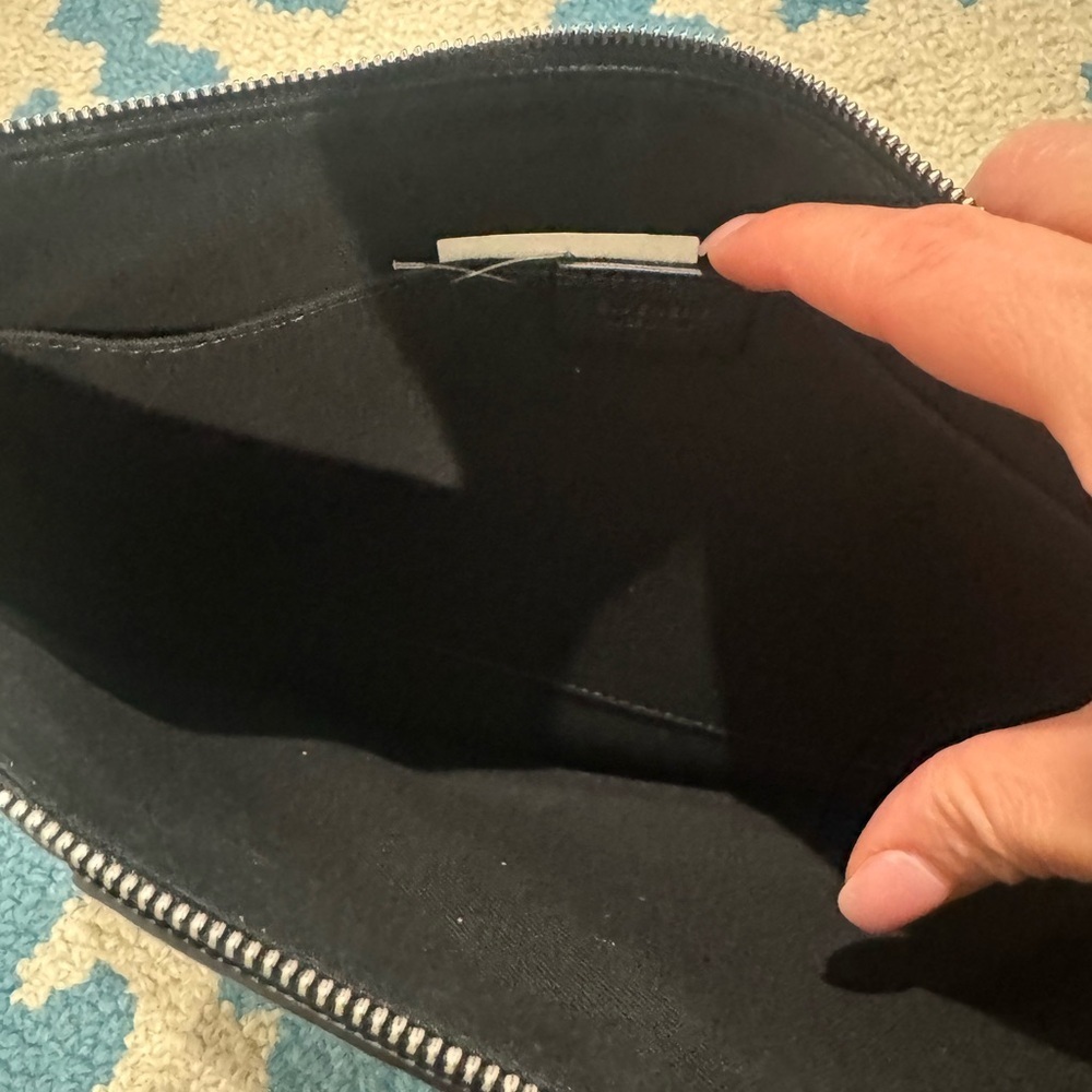 Givenchy Sugar Goatskin Large Antigona Pouch Black - Picture 5 of 8